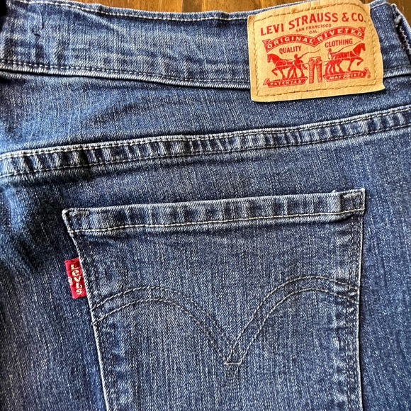 LEVI'S 505 Women's Jeans Size 12M Medium Wash Mid Rise Straight Leg Denim - Picture 3 of 7